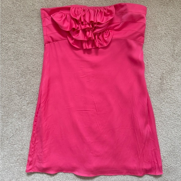 Alice + Olivia Dresses & Skirts - Y2K Alice + Olivia hot pink silk satin strapless bib ruffle mini dress 94% Silk
